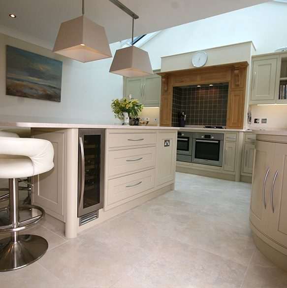 Sleek & Stylish White Kitchen from Knights Country Kitchens