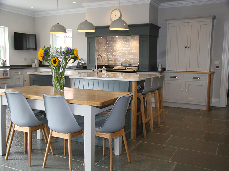 Impressive Manor House Kitchen offering excellent bespoke design, manufacture and fitting. Oak and Farrow & Ball colours. Bespoke Kitchens Suffolk
