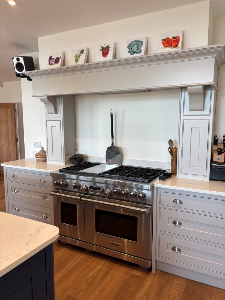 Eye-Level Ovens & Separate Hobs vs Range Cookers and AGAs